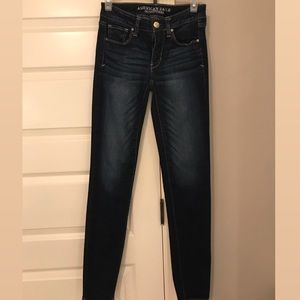 AMERICAN EAGLE SKINNY JEANS